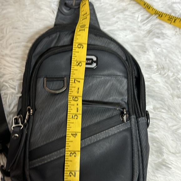 Beat Sling Bag Excellent Condition - Picture 8 of 8